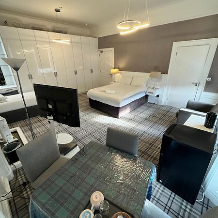 Luxury Family Room With Private Bathroom In The Heart Of Edimburgo Esterno foto
