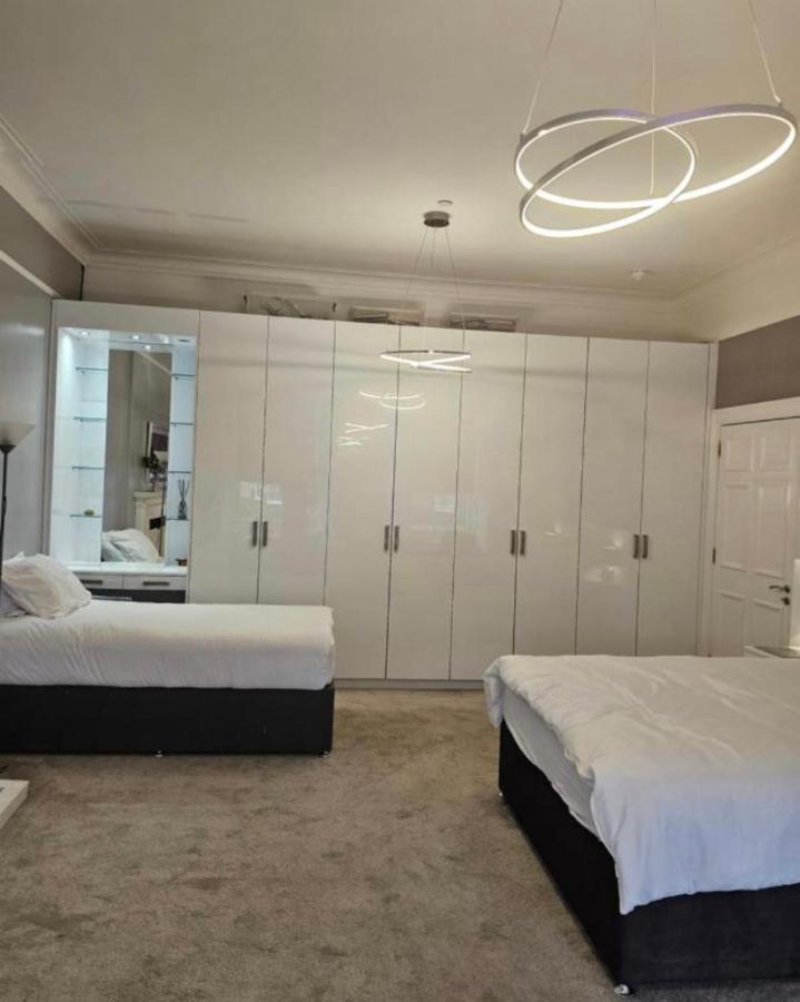 Luxury Family Room With Private Bathroom In The Heart Of Edimburgo Esterno foto
