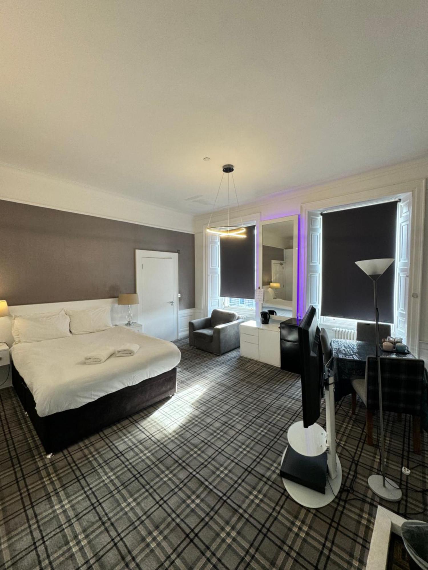 Luxury Family Room With Private Bathroom In The Heart Of Edimburgo Esterno foto