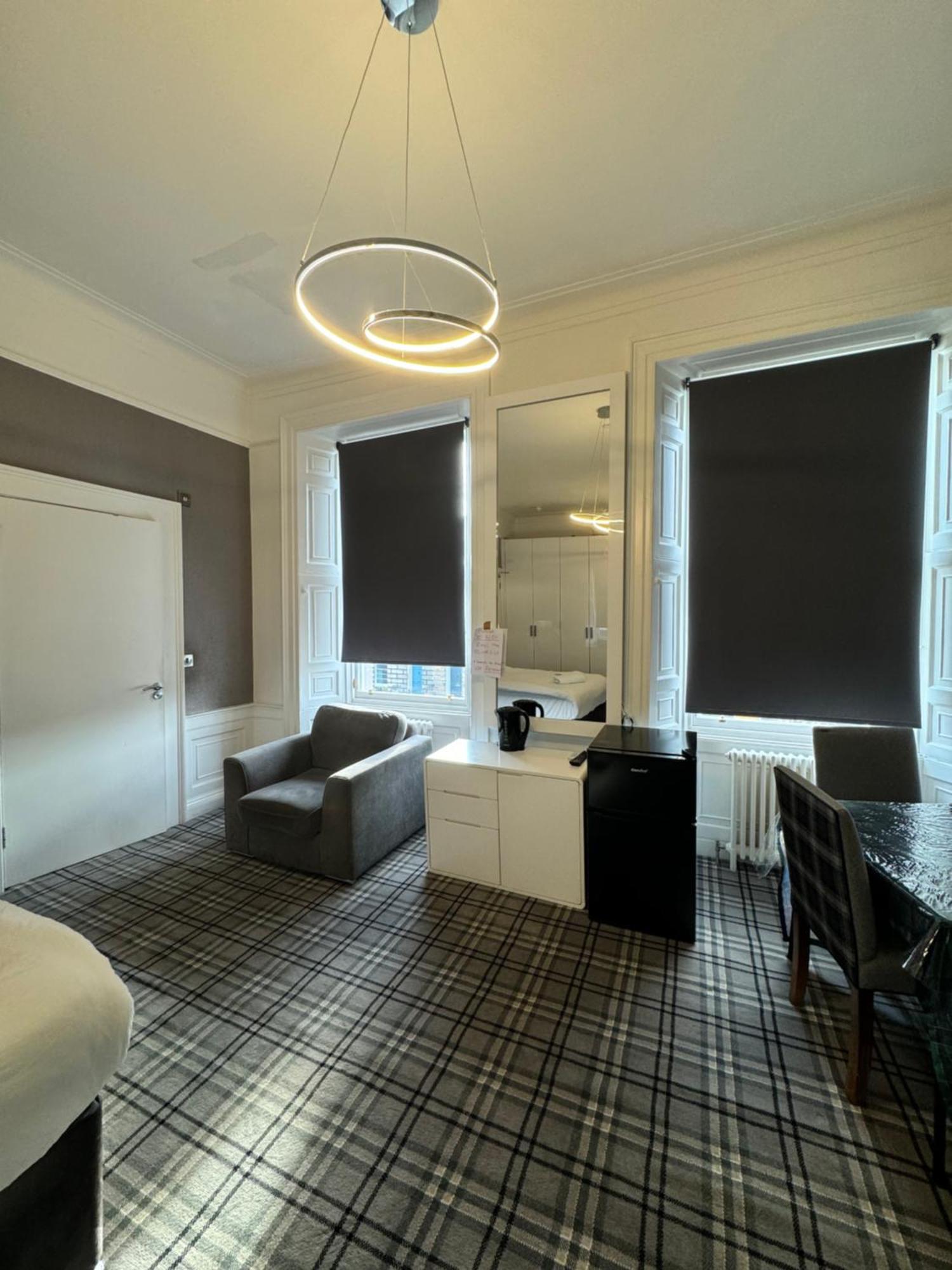 Luxury Family Room With Private Bathroom In The Heart Of Edimburgo Esterno foto