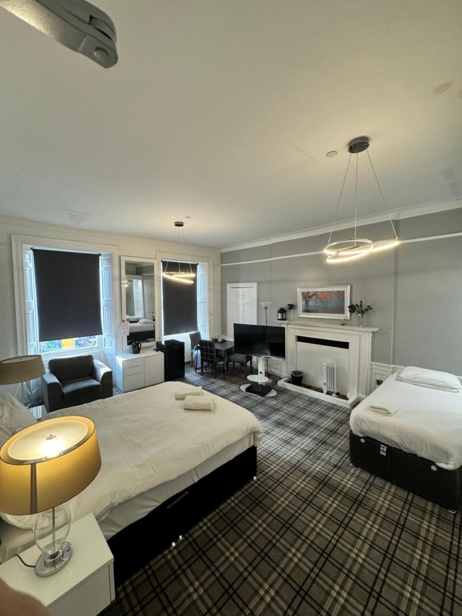 Luxury Family Room With Private Bathroom In The Heart Of Edimburgo Esterno foto