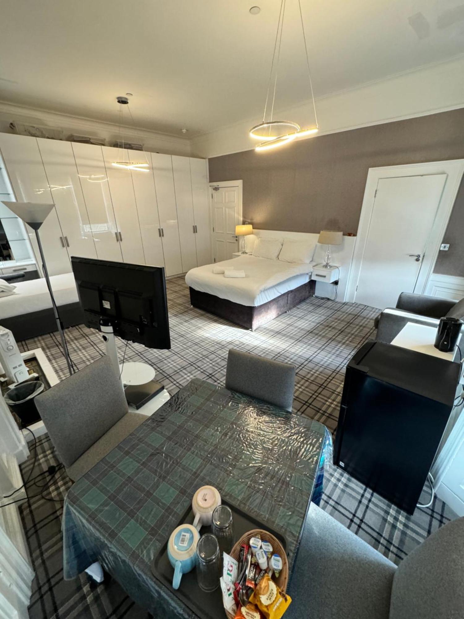 Luxury Family Room With Private Bathroom In The Heart Of Edimburgo Esterno foto